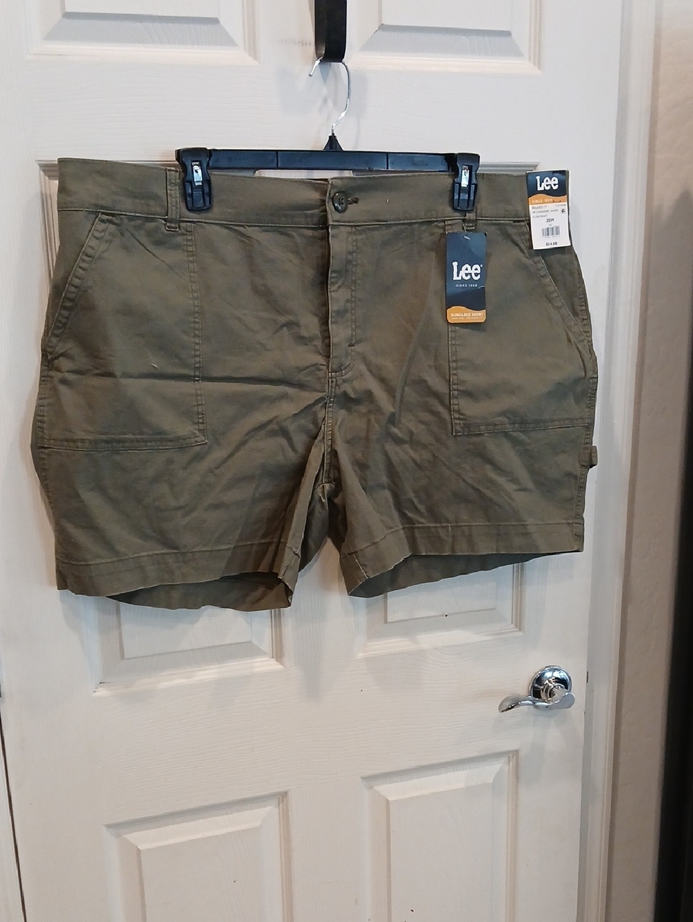 Lee Olive Green Flat-Front Casual Shorts